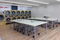 写真：上深川店コインランドリー