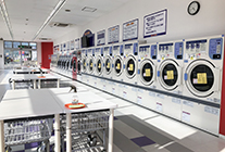 写真：宮原店コインランドリー