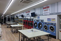 写真：コインランドリー　PECO24